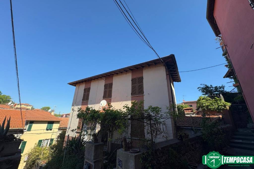 casa indipendente in vendita a La Spezia in zona Pitelli