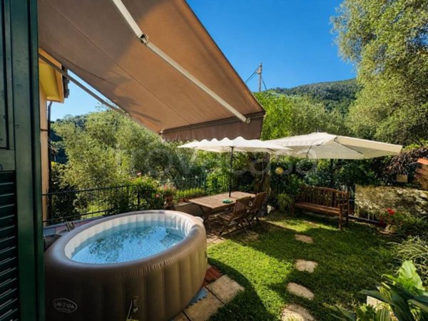 casa indipendente in vendita a La Spezia in zona Campiglia