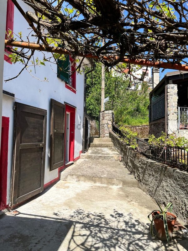 casa indipendente in vendita a La Spezia