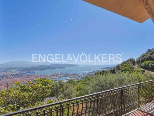 casa indipendente in vendita a La Spezia in zona Cadimare