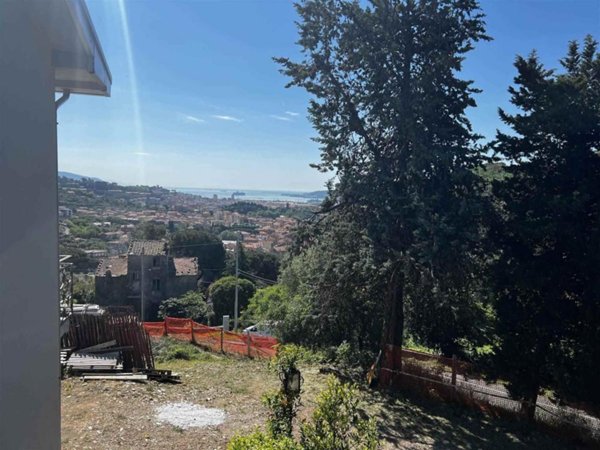 casa indipendente in vendita a La Spezia in zona La Foce / Sant'Anna