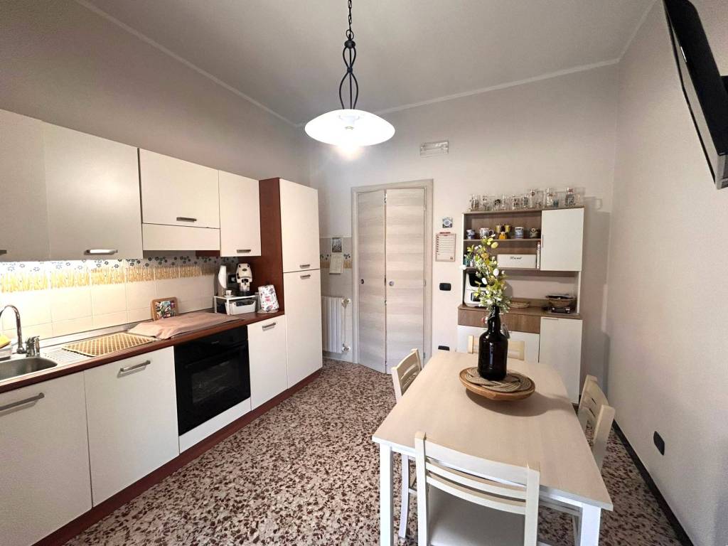 appartamento in vendita a La Spezia in zona Canaletto / Buonviaggio / Migliarina