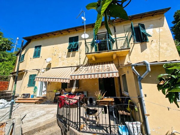 casa indipendente in vendita a La Spezia in zona Biassa