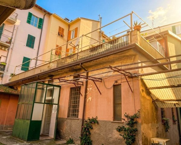 appartamento in vendita a La Spezia in zona Vivèra