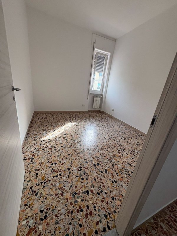 appartamento in vendita a La Spezia in zona Canaletto / Buonviaggio / Migliarina