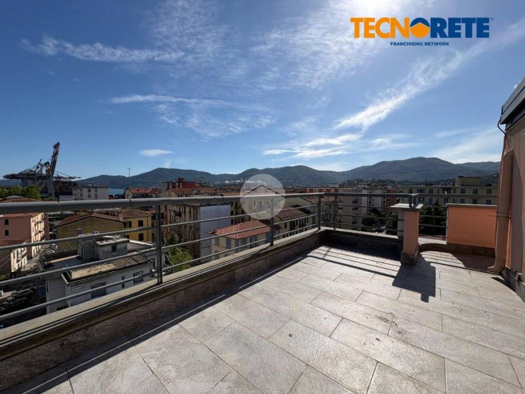 appartamento in vendita a La Spezia in zona Canaletto / Buonviaggio / Migliarina