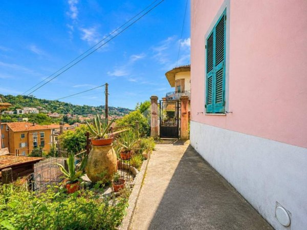 casa indipendente in vendita a La Spezia in zona Chiappa
