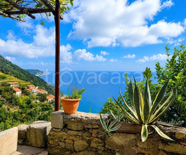 casa indipendente in vendita a La Spezia in zona Campiglia