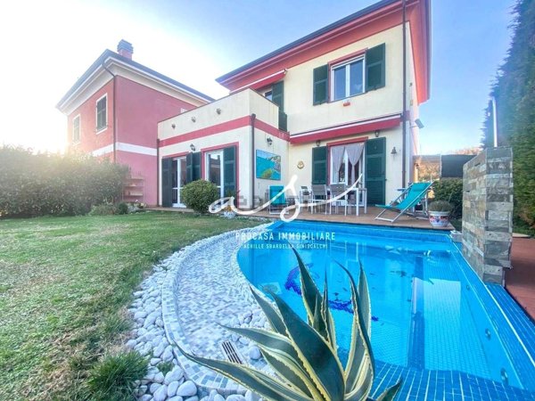 casa indipendente in vendita a La Spezia in zona Sarbia