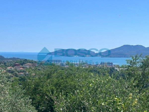 casa indipendente in vendita a La Spezia in zona Carozzo