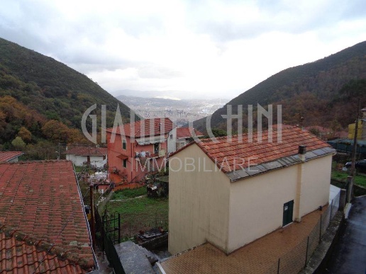 appartamento in vendita a La Spezia in zona Biassa