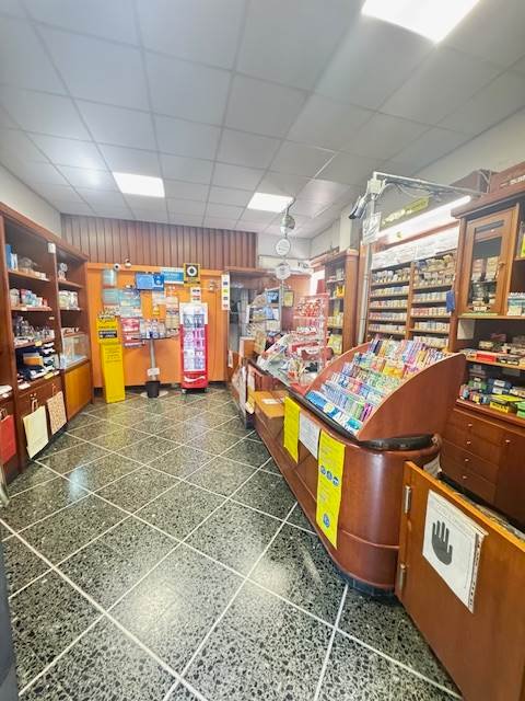 negozio in vendita a La Spezia in zona Canaletto / Buonviaggio / Migliarina