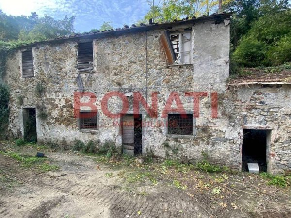 casa indipendente in vendita a La Spezia in zona Valdellora