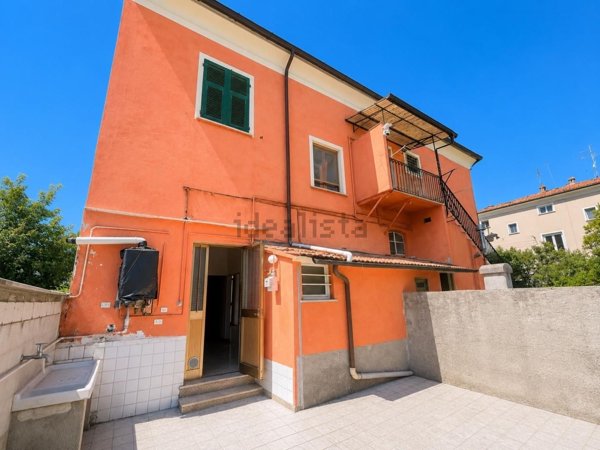 casa semindipendente a La Spezia in zona Canaletto / Buonviaggio / Migliarina