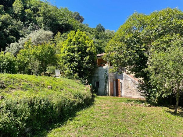 casa indipendente in vendita a La Spezia in zona Vivèra