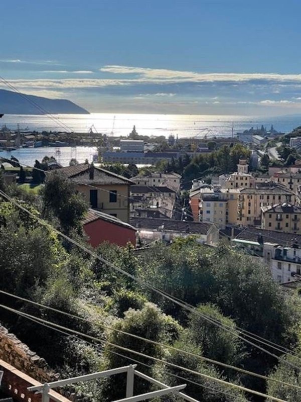 appartamento in vendita a La Spezia in zona Vivèra