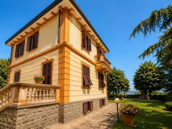 casa indipendente in vendita a La Spezia in zona La Foce / Sant'Anna