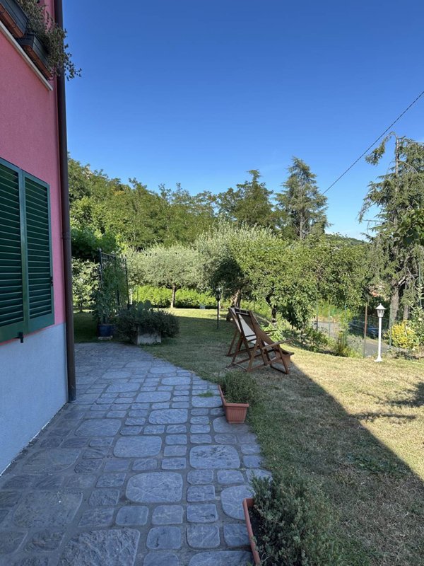 villa in vendita a La Spezia in zona Sarbia
