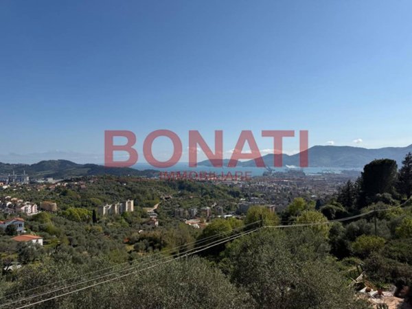 casa indipendente in vendita a La Spezia in zona Carozzo