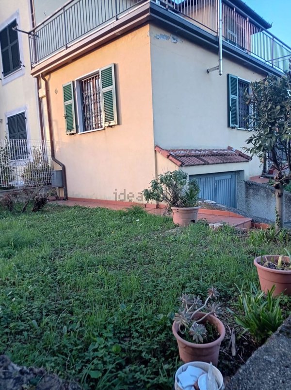 casa indipendente in vendita a La Spezia in zona San Venerio