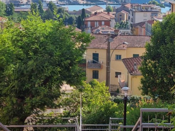 appartamento in vendita a La Spezia in zona Marola
