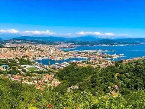 appartamento in vendita a La Spezia in zona Chiappa