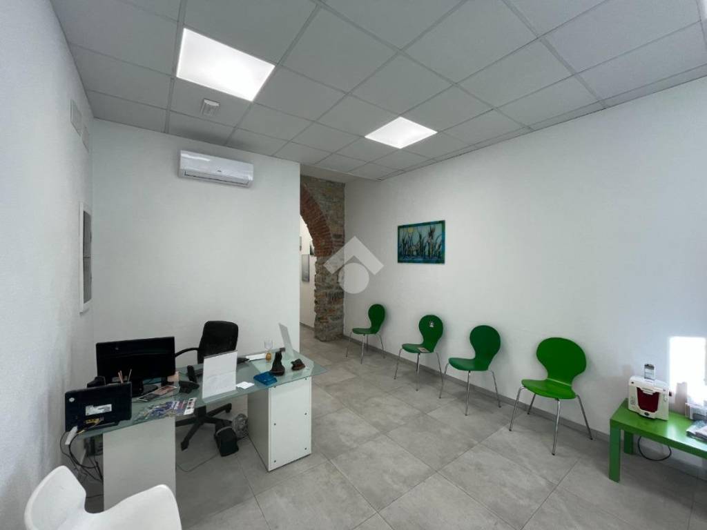 ufficio in vendita a La Spezia in zona Chiappa