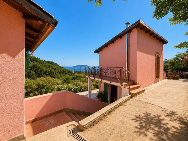 quadrivano in vendita a La Spezia in zona Ruffino