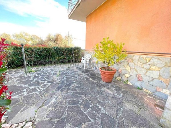 casa indipendente in vendita a La Spezia in zona Carozzo