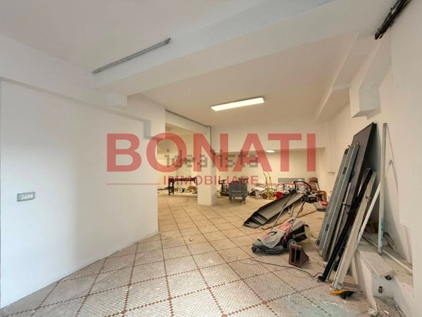 negozio in vendita a La Spezia in zona Chiappa