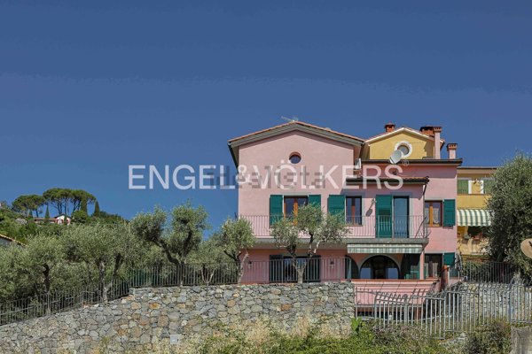 casa indipendente in vendita a La Spezia in zona La Foce / Sant'Anna