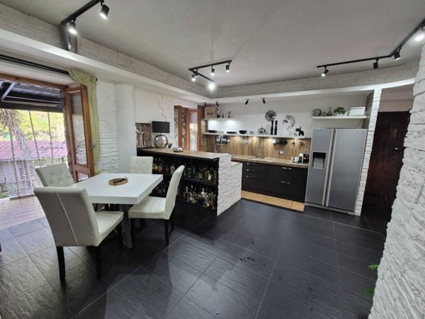 appartamento in vendita a La Spezia in zona Chiappa