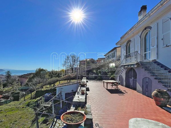 casa indipendente in vendita a La Spezia in zona La Foce / Sant'Anna