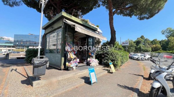 negozio in vendita a La Spezia in zona Canaletto / Buonviaggio / Migliarina