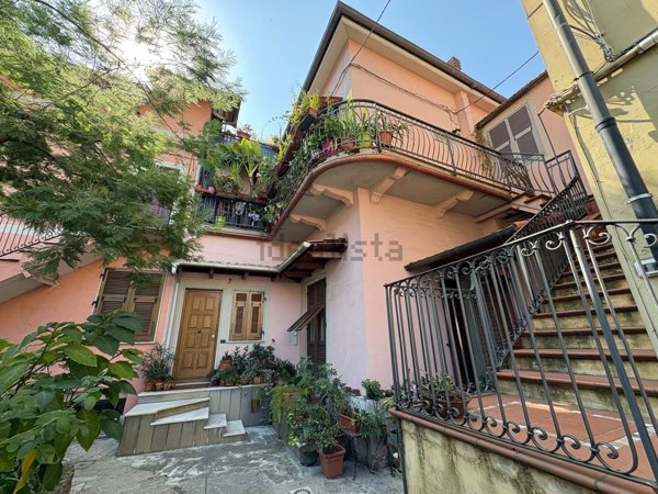 appartamento in vendita a La Spezia in zona Montepertico