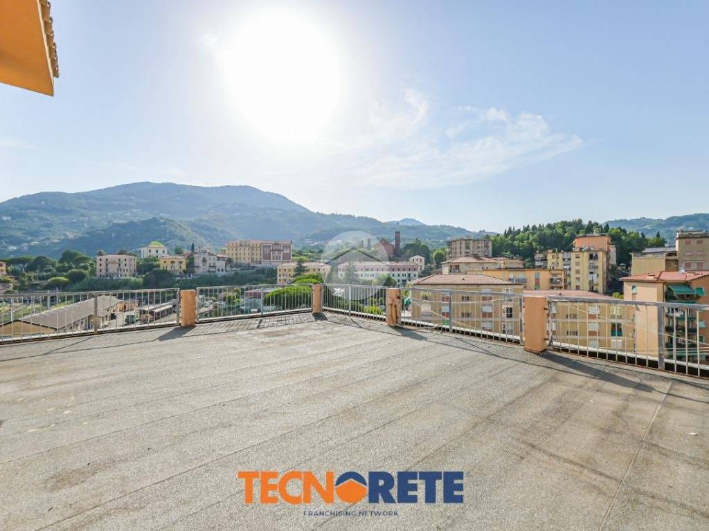 appartamento in vendita a La Spezia in zona Chiappa