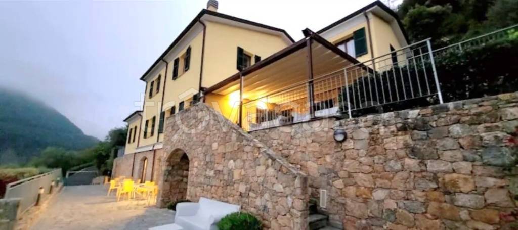 casa indipendente in vendita a La Spezia in zona Bersedo