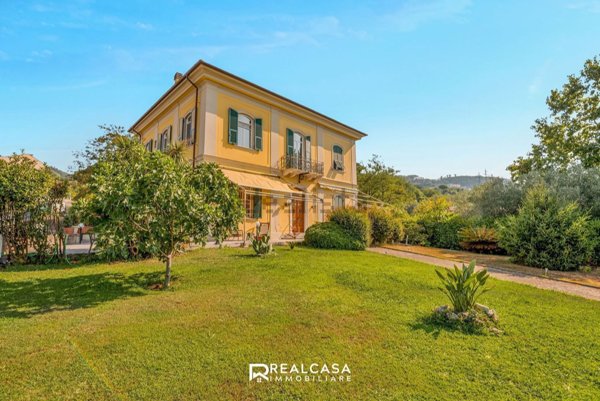 casa indipendente in vendita a La Spezia in zona Montepertico