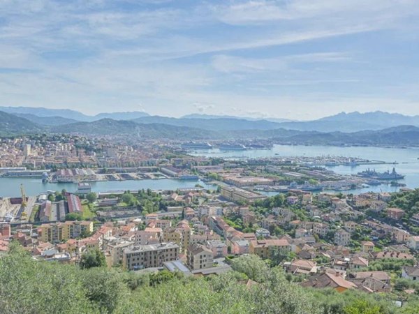 appartamento in vendita a La Spezia in zona Marola