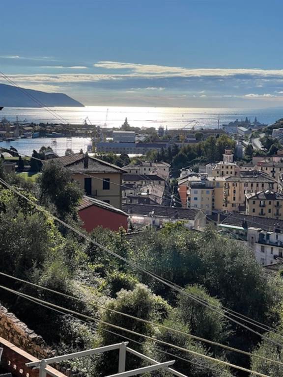appartamento in vendita a La Spezia in zona Vivèra