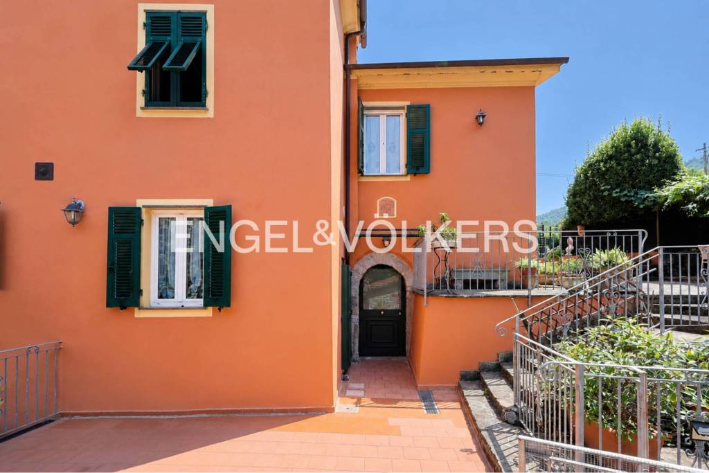 casa indipendente in vendita a La Spezia
