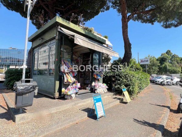 negozio in vendita a La Spezia in zona Canaletto / Buonviaggio / Migliarina