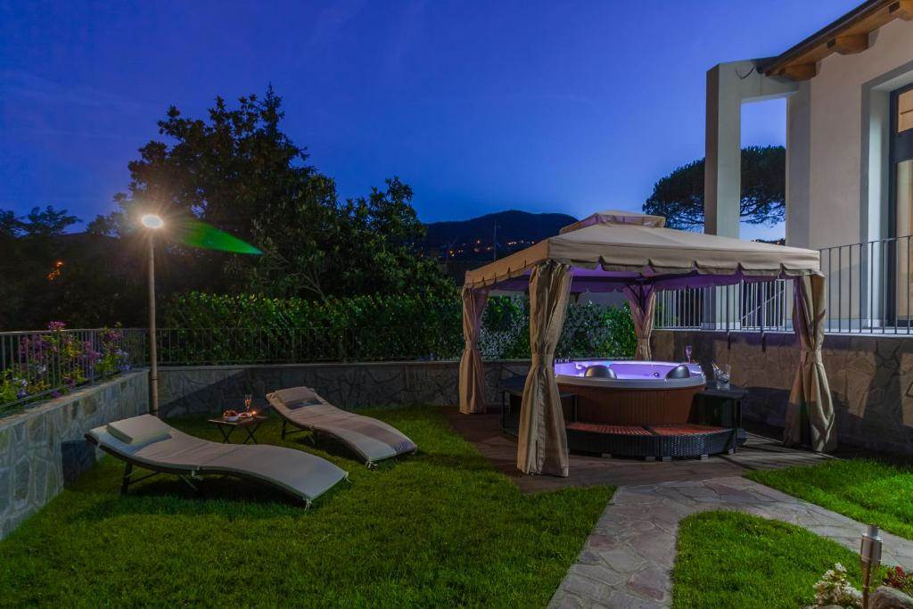 villa in vendita a La Spezia in zona Chiappa