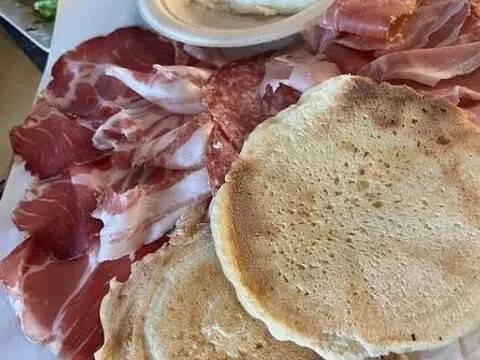negozio in vendita a La Spezia in zona Marola