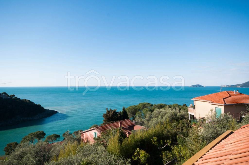 casa indipendente in vendita a Lerici