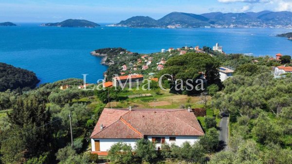 casa indipendente in vendita a Lerici