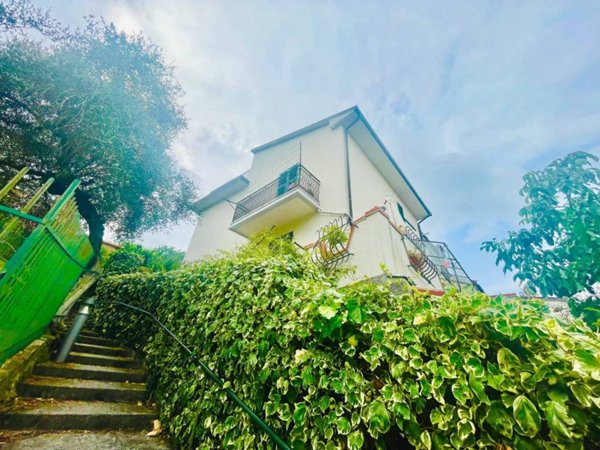 casa indipendente in vendita a Lerici in zona Pugliola