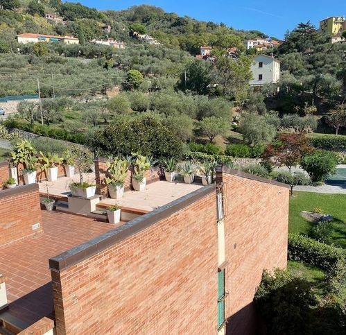 casa indipendente in vendita a Lerici