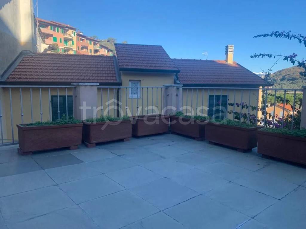 casa indipendente in vendita a Lerici