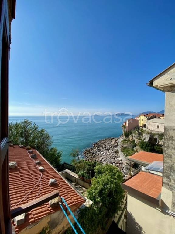 casa indipendente in vendita a Lerici in zona Tellaro
